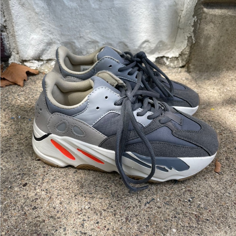 Yeezy Boost 700 Magnet